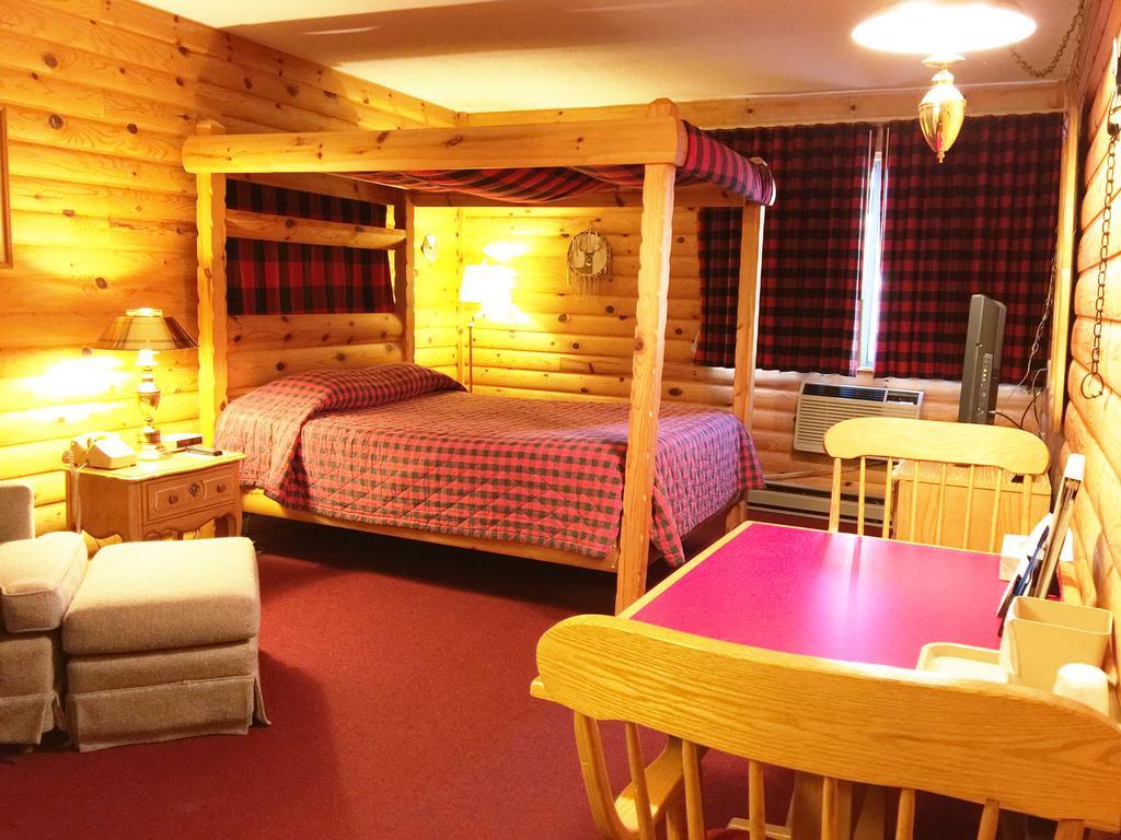 Northwoods Inn & Suites Minocqua Ngoại thất bức ảnh