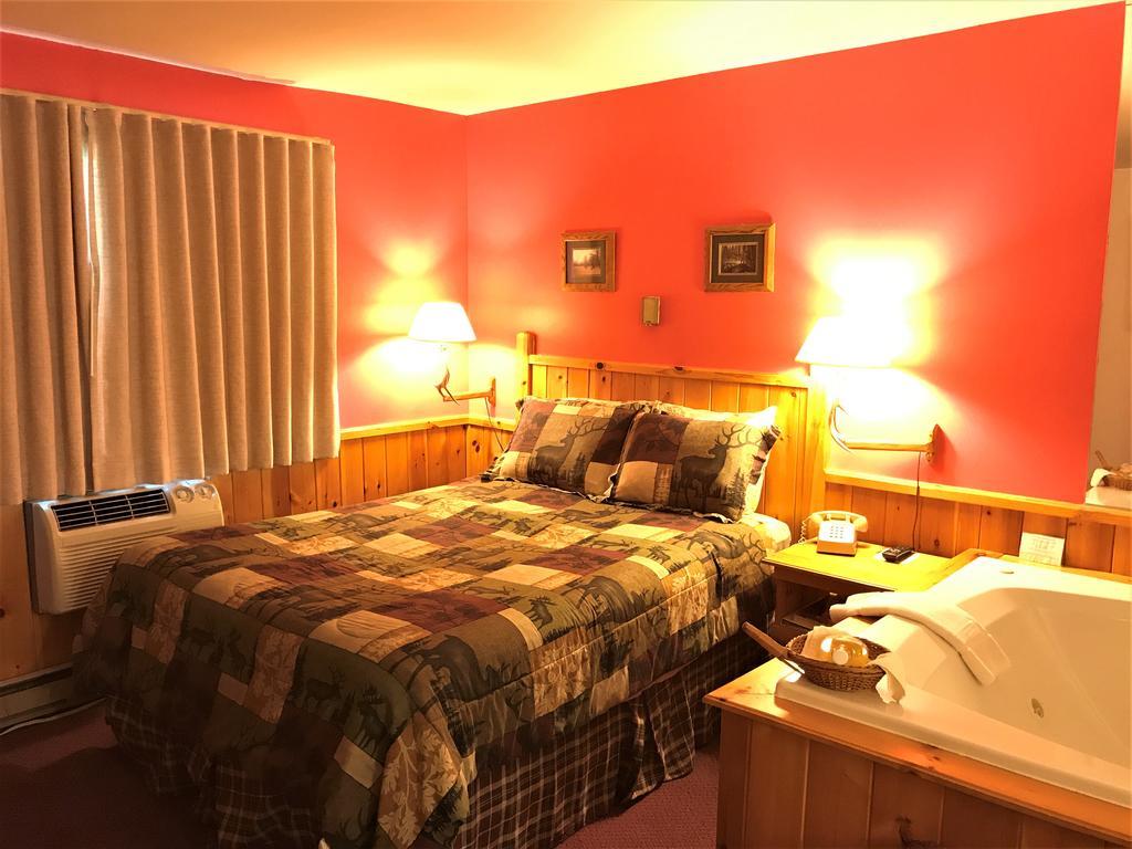 Northwoods Inn & Suites Minocqua Ngoại thất bức ảnh